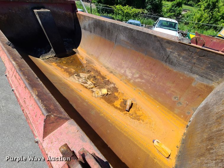 image for item EL9895 1995 Ford L8000  dump truck