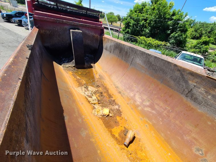 image for item EL9895 1995 Ford L8000  dump truck