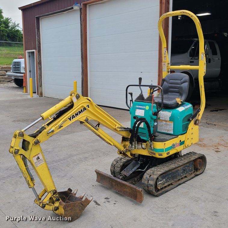 image for item EL9918 2012 Yanmar SV08-1A  mini excavator