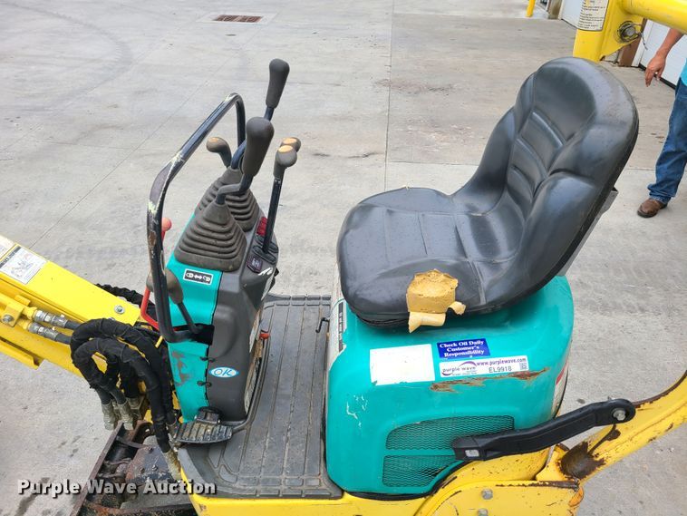 image for item EL9918 2012 Yanmar SV08-1A  mini excavator