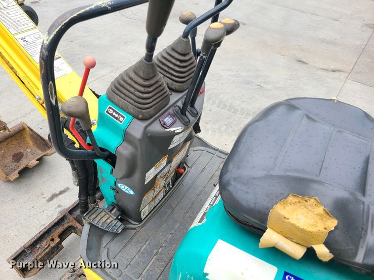 image for item EL9918 2012 Yanmar SV08-1A  mini excavator