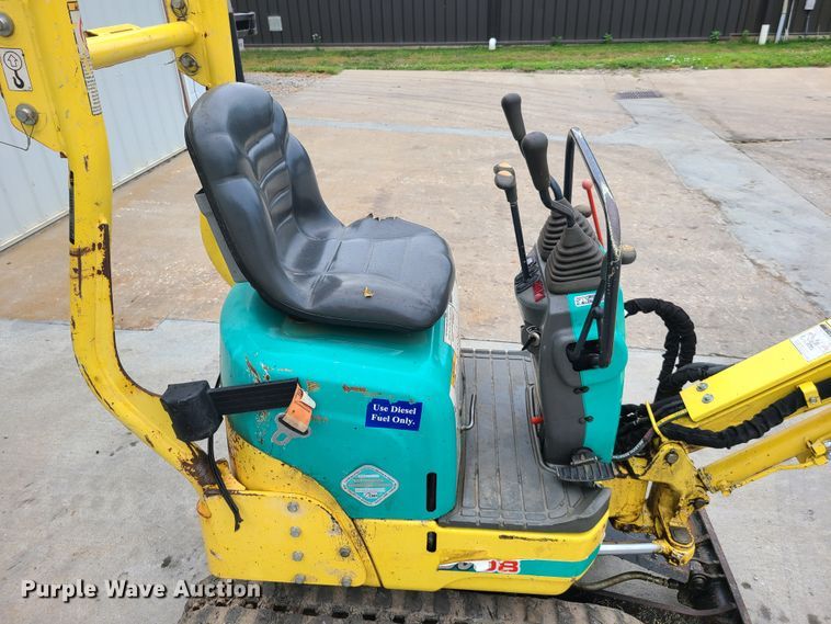image for item EL9918 2012 Yanmar SV08-1A  mini excavator