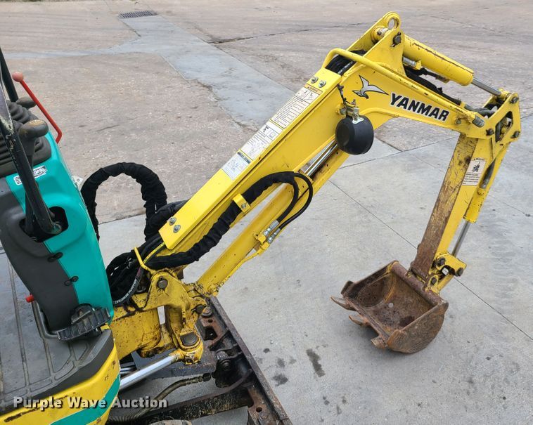 image for item EL9918 2012 Yanmar SV08-1A  mini excavator