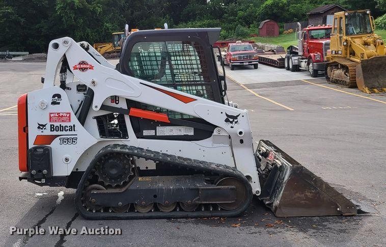 image for item EL9924 2017 Bobcat T595  tracked skid steer loader