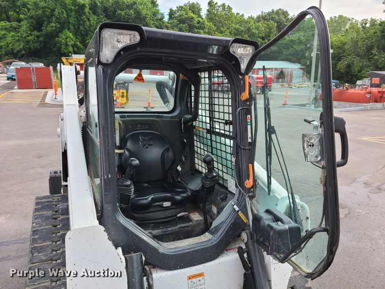 image for item EL9924 2017 Bobcat T595  tracked skid steer loader