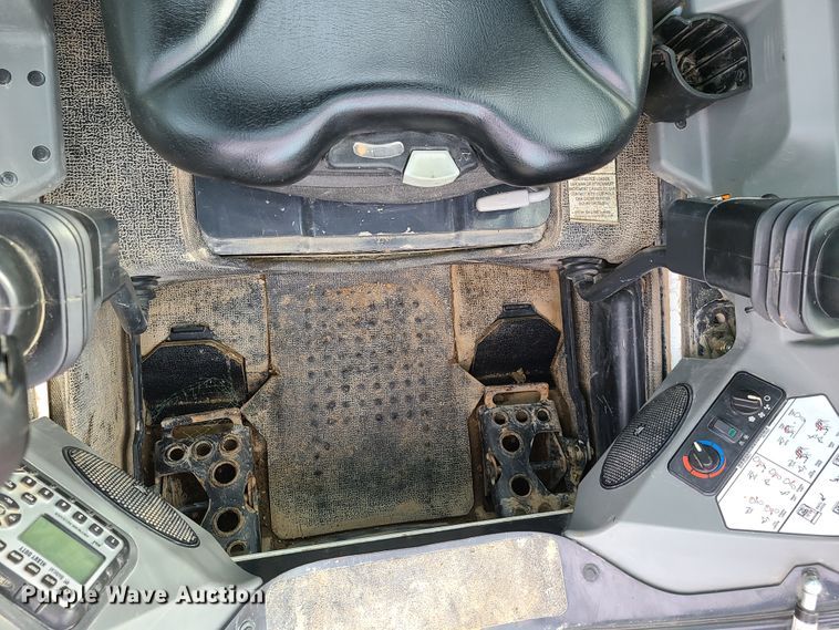 image for item EL9924 2017 Bobcat T595  tracked skid steer loader