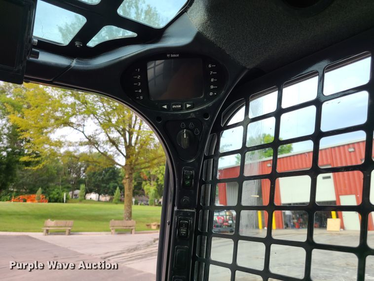 image for item EL9924 2017 Bobcat T595  tracked skid steer loader