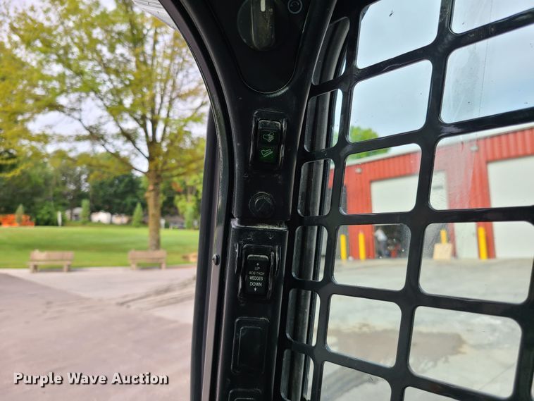 image for item EL9924 2017 Bobcat T595  tracked skid steer loader