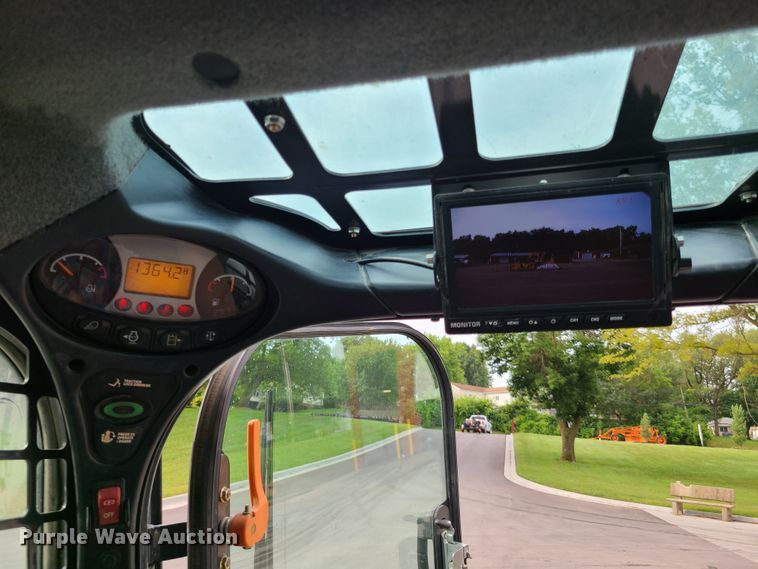 image for item EL9924 2017 Bobcat T595  tracked skid steer loader