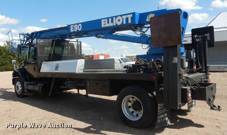 image for item FA9379 2005 International 7400  aerial lift truck