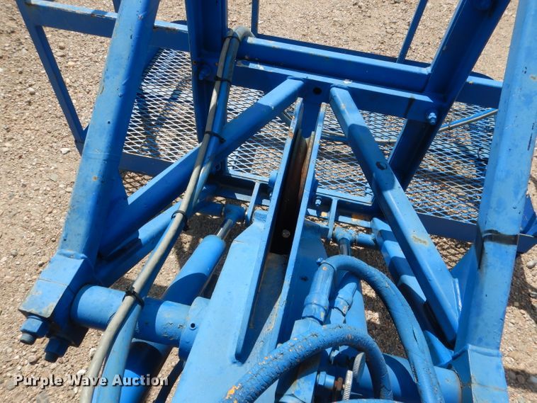 image for item FA9379 2005 International 7400  aerial lift truck