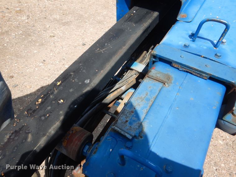 image for item FA9379 2005 International 7400  aerial lift truck