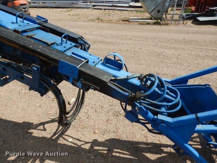 image for item FA9379 2005 International 7400  aerial lift truck