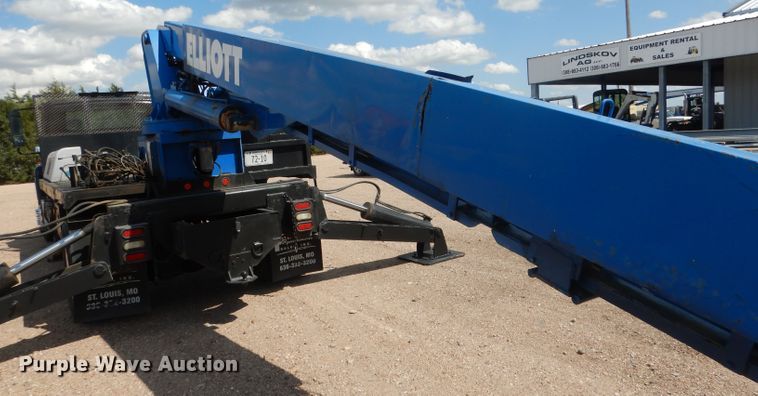 image for item FA9379 2005 International 7400  aerial lift truck