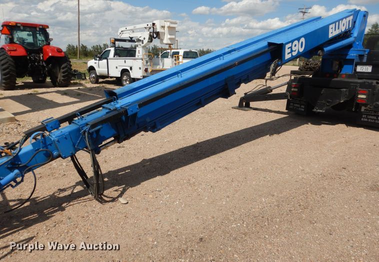 image for item FA9379 2005 International 7400  aerial lift truck