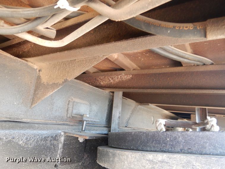 image for item FA9379 2005 International 7400  aerial lift truck