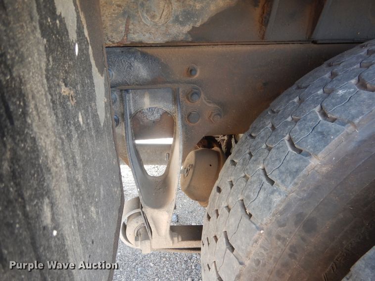 image for item FA9379 2005 International 7400  aerial lift truck