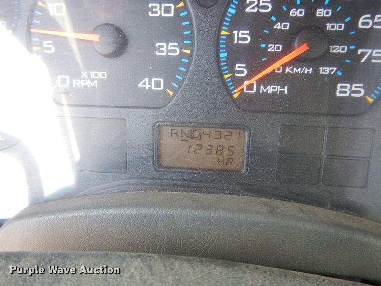 image for item FA9379 2005 International 7400  aerial lift truck