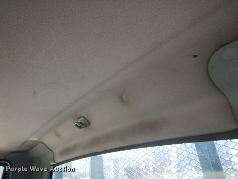 image for item FA9379 2005 International 7400  aerial lift truck