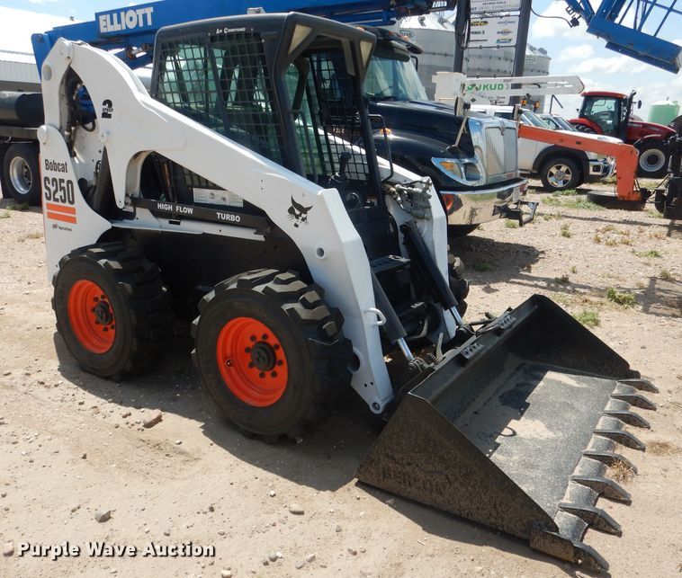 image for item FA9380 2010 Bobcat S250  skid steer loader