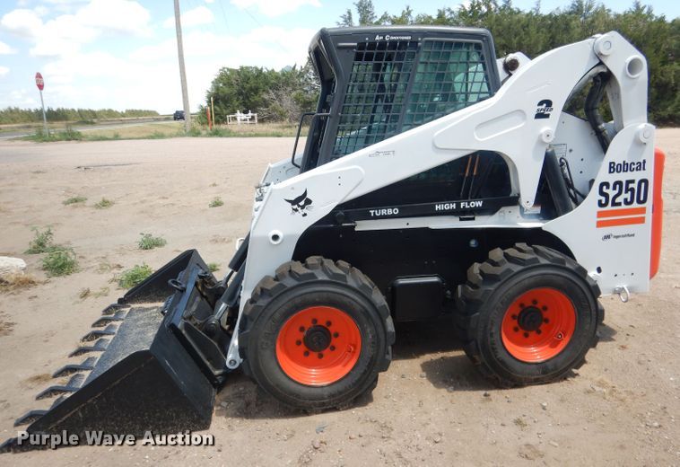 image for item FA9380 2010 Bobcat S250  skid steer loader