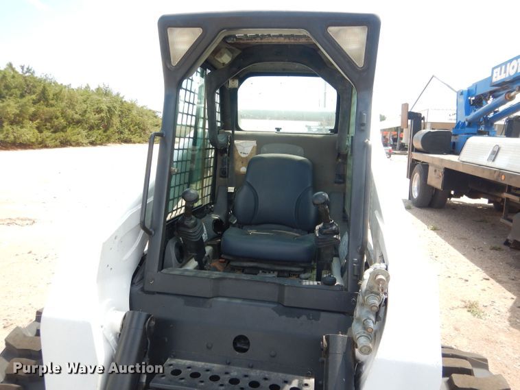 image for item FA9380 2010 Bobcat S250  skid steer loader