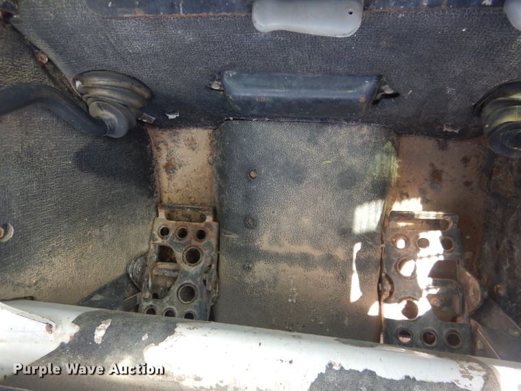 image for item FA9380 2010 Bobcat S250  skid steer loader