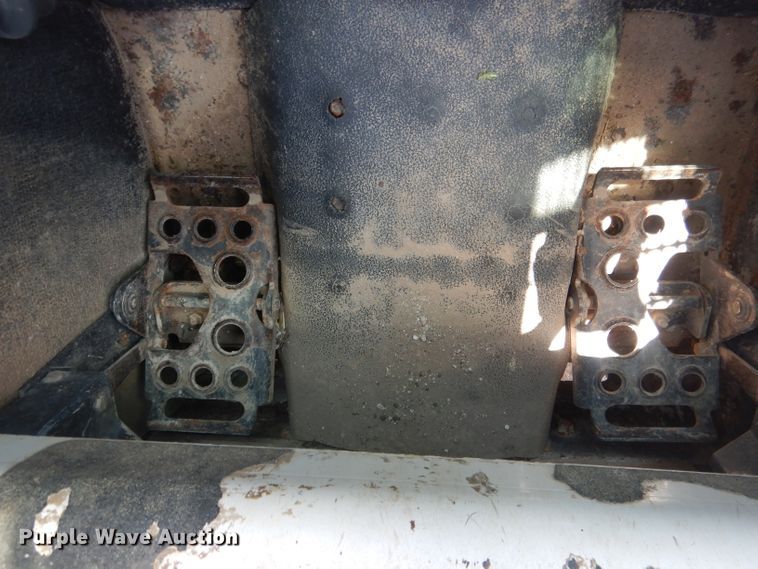 image for item FA9380 2010 Bobcat S250  skid steer loader