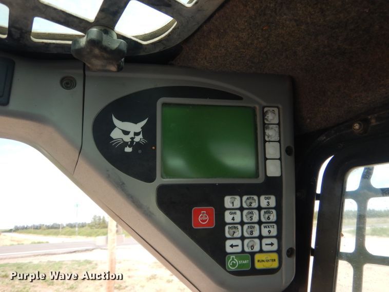 image for item FA9380 2010 Bobcat S250  skid steer loader