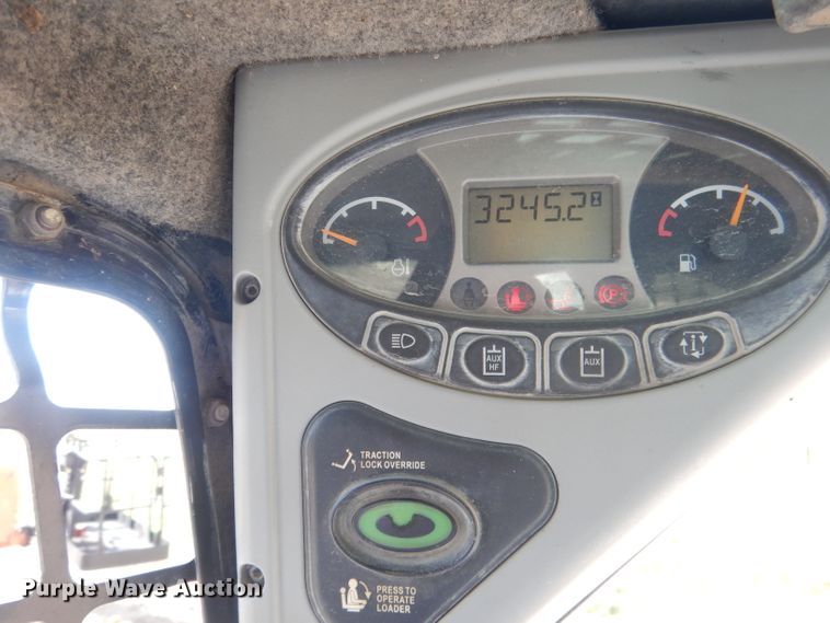 image for item FA9380 2010 Bobcat S250  skid steer loader