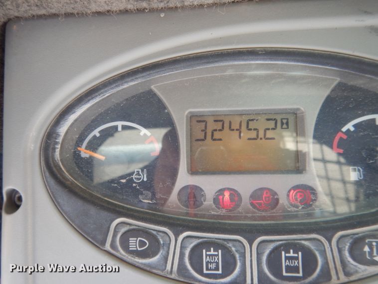 image for item FA9380 2010 Bobcat S250  skid steer loader