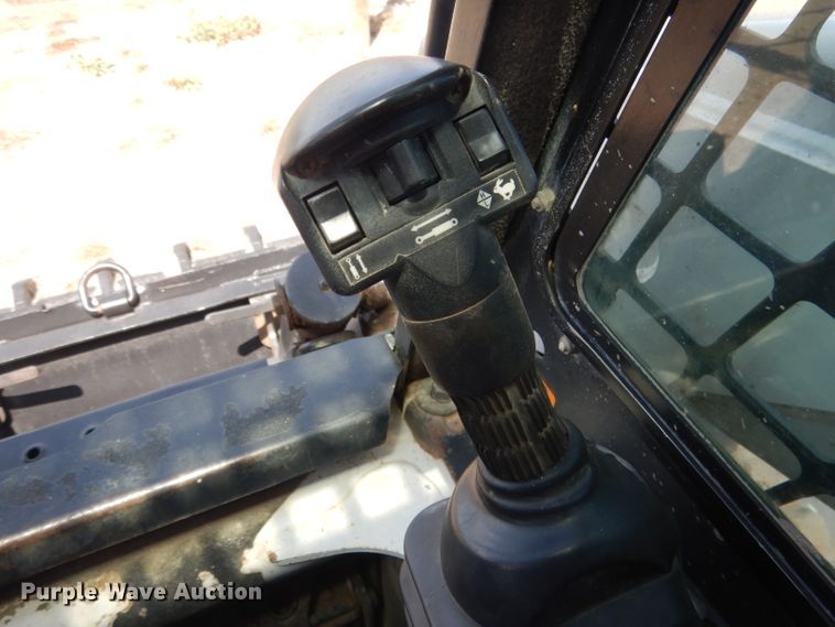 image for item FA9380 2010 Bobcat S250  skid steer loader