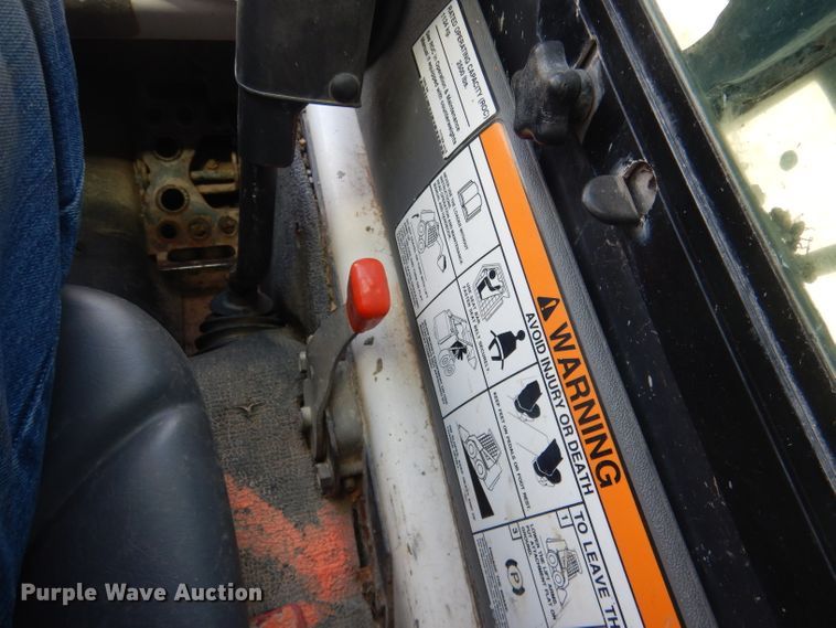 image for item FA9380 2010 Bobcat S250  skid steer loader