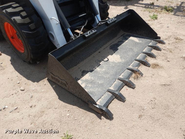 image for item FA9380 2010 Bobcat S250  skid steer loader