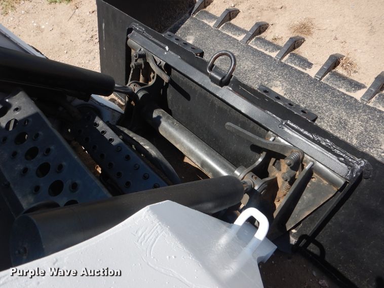 image for item FA9380 2010 Bobcat S250  skid steer loader