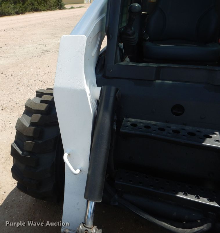 image for item FA9380 2010 Bobcat S250  skid steer loader