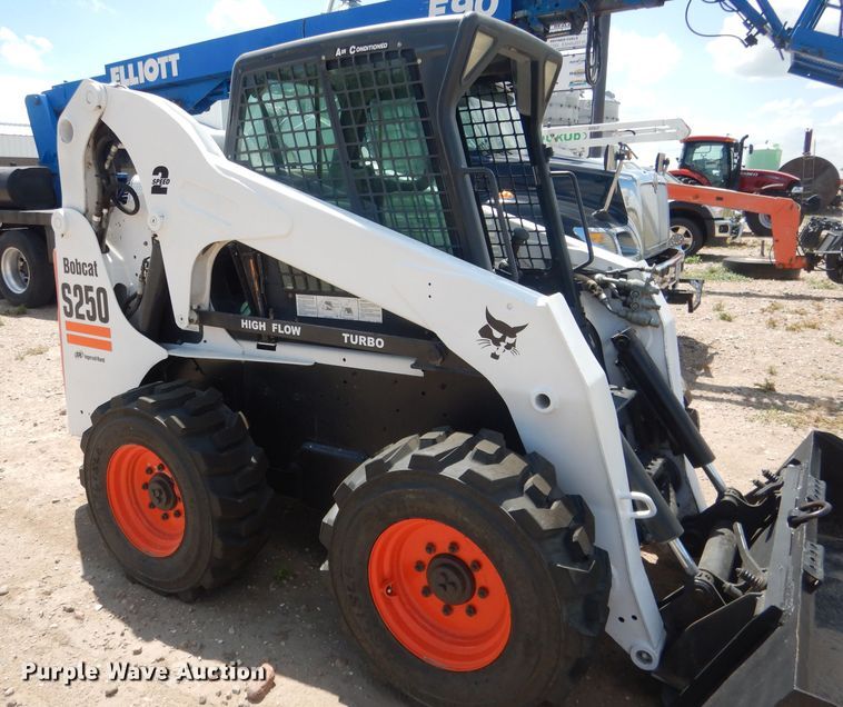 image for item FA9380 2010 Bobcat S250  skid steer loader