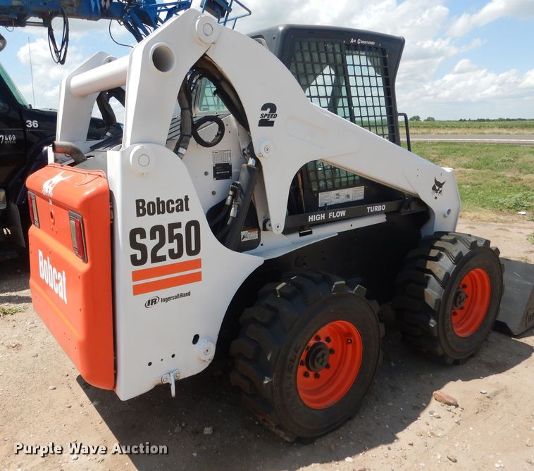 image for item FA9380 2010 Bobcat S250  skid steer loader