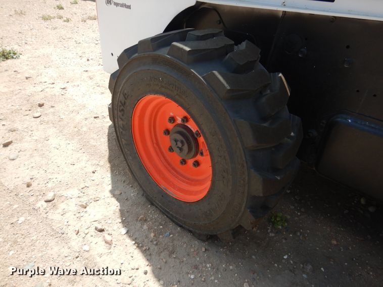 image for item FA9380 2010 Bobcat S250  skid steer loader