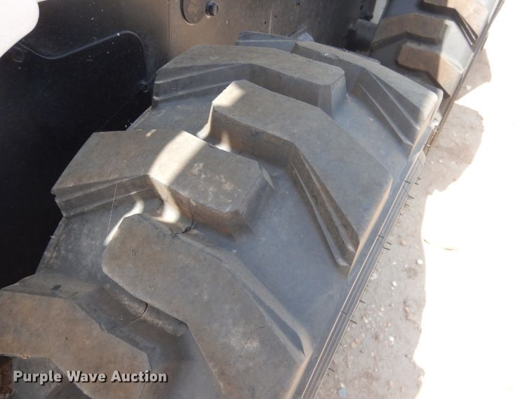 image for item FA9380 2010 Bobcat S250  skid steer loader