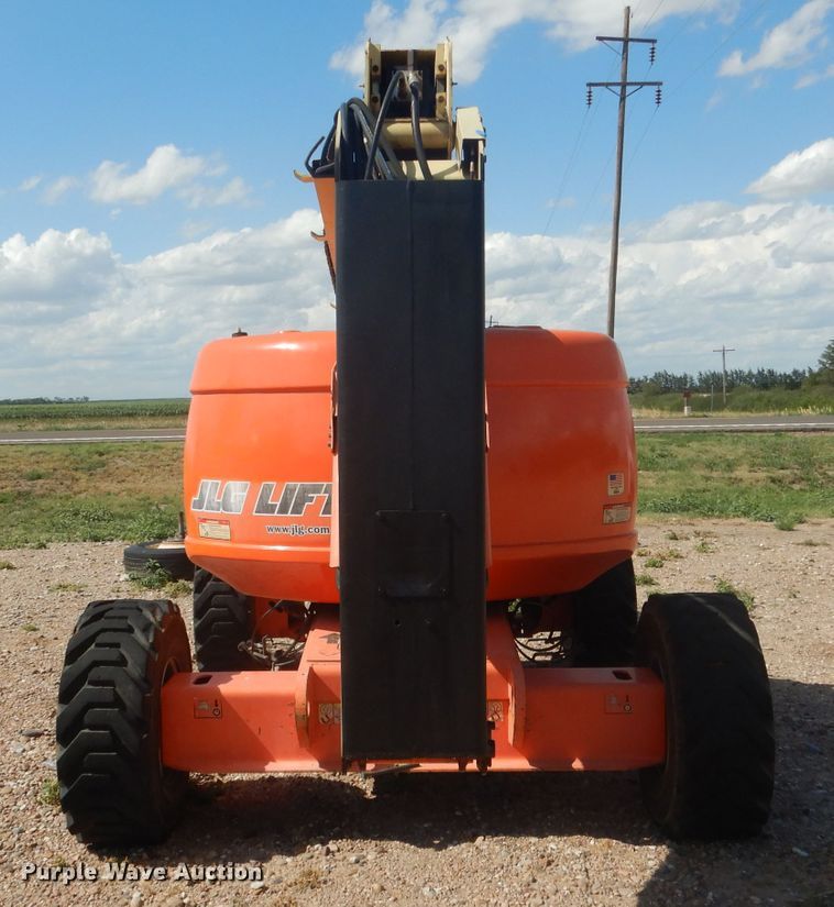 image for item FA9381 2005 JLG 600A  boom lift
