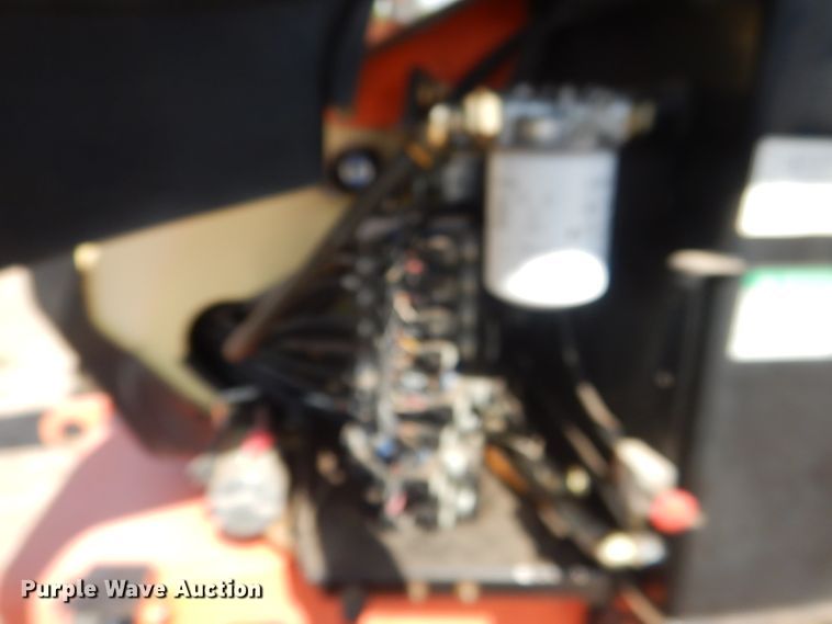 image for item FA9381 2005 JLG 600A  boom lift