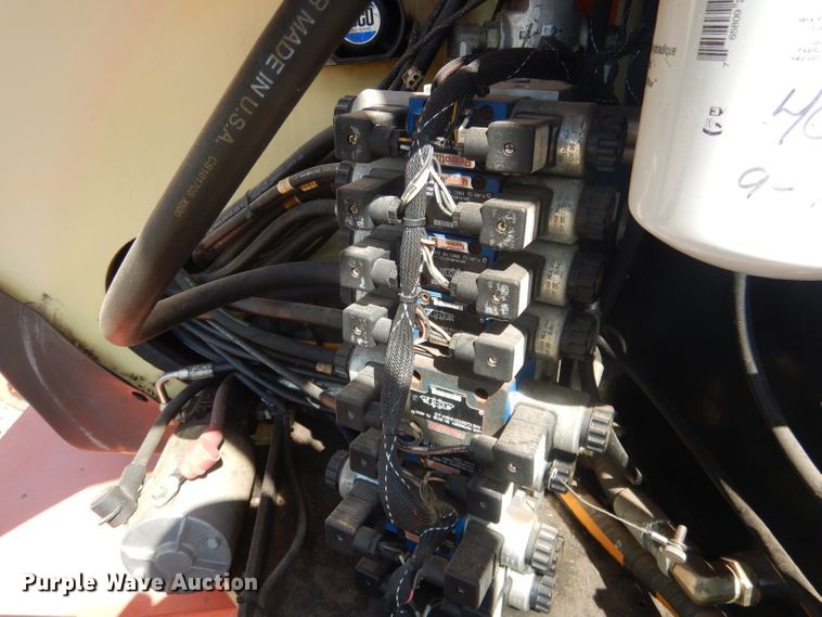 image for item FA9381 2005 JLG 600A  boom lift