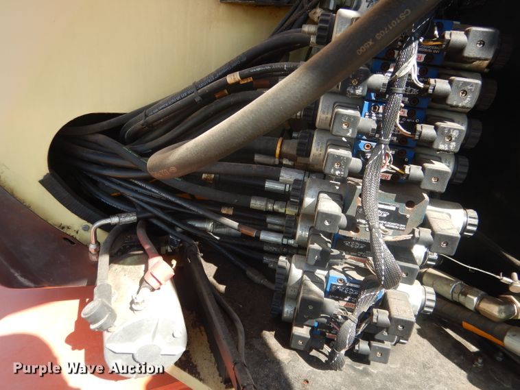 image for item FA9381 2005 JLG 600A  boom lift