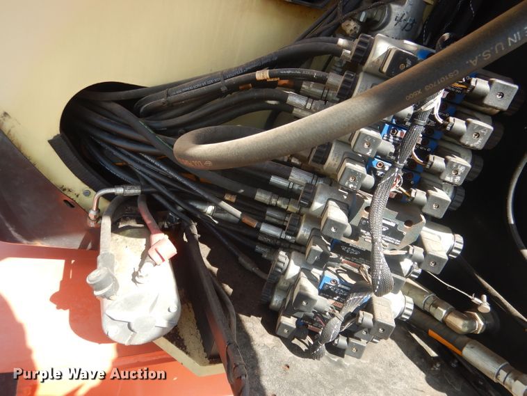 image for item FA9381 2005 JLG 600A  boom lift