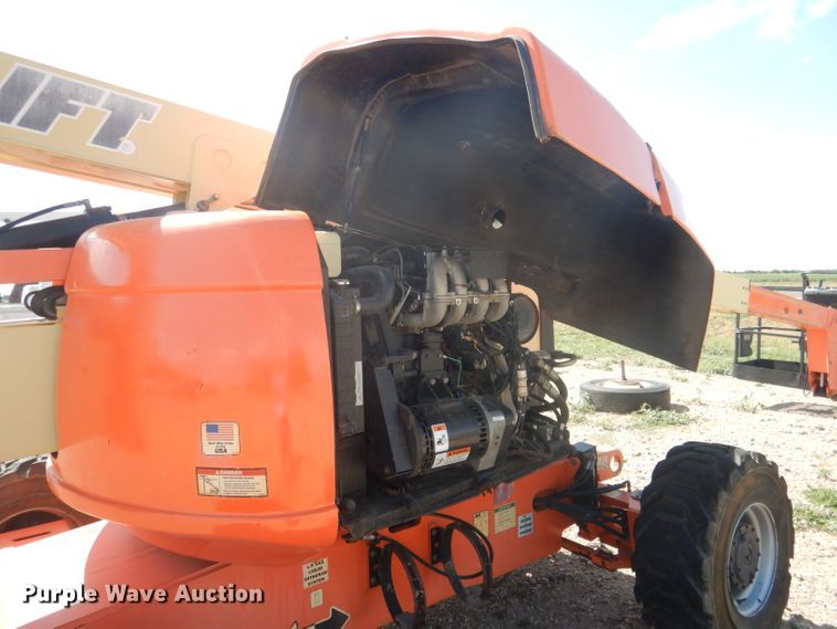 image for item FA9381 2005 JLG 600A  boom lift