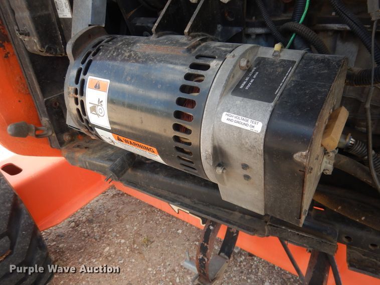 image for item FA9381 2005 JLG 600A  boom lift