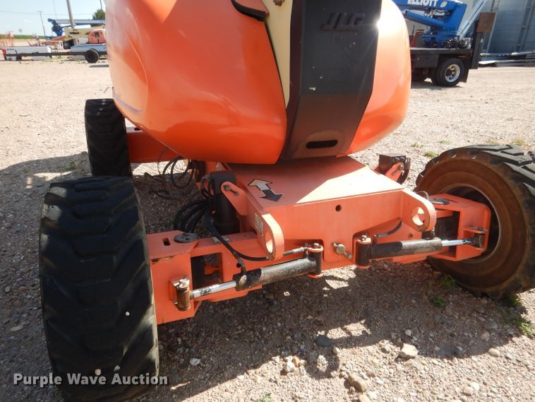 image for item FA9381 2005 JLG 600A  boom lift