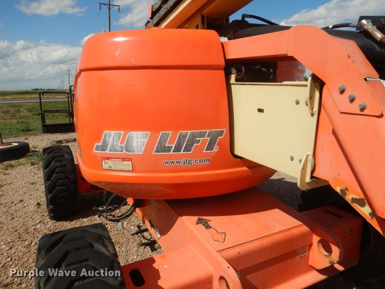 image for item FA9381 2005 JLG 600A  boom lift