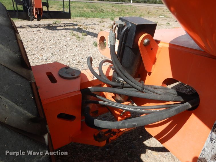 image for item FA9381 2005 JLG 600A  boom lift